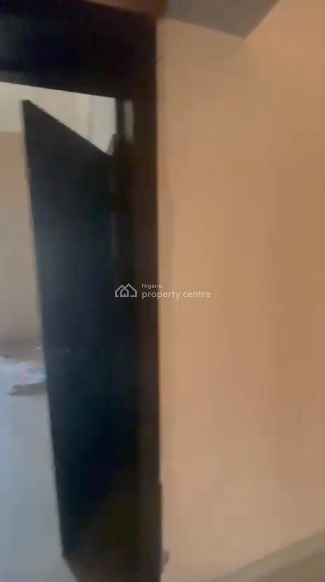 Upstairs 2 Bedrooms Flat, Green Field Estate, Ago Palace, Isolo, Lagos, Flat / Apartment for Rent