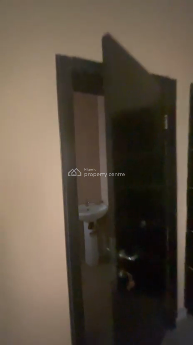 Upstairs 2 Bedrooms Flat, Green Field Estate, Ago Palace, Isolo, Lagos, Flat / Apartment for Rent
