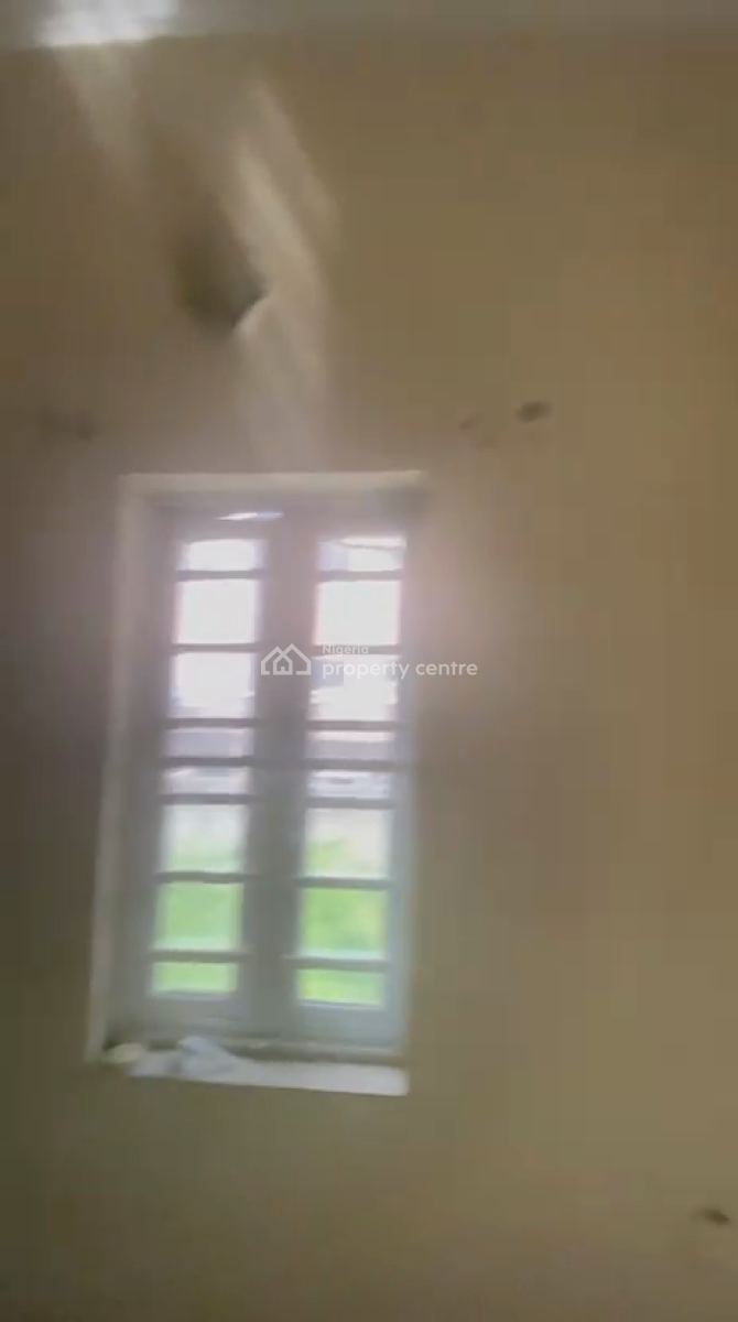 Upstairs 2 Bedrooms Flat, Green Field Estate, Ago Palace, Isolo, Lagos, Flat / Apartment for Rent