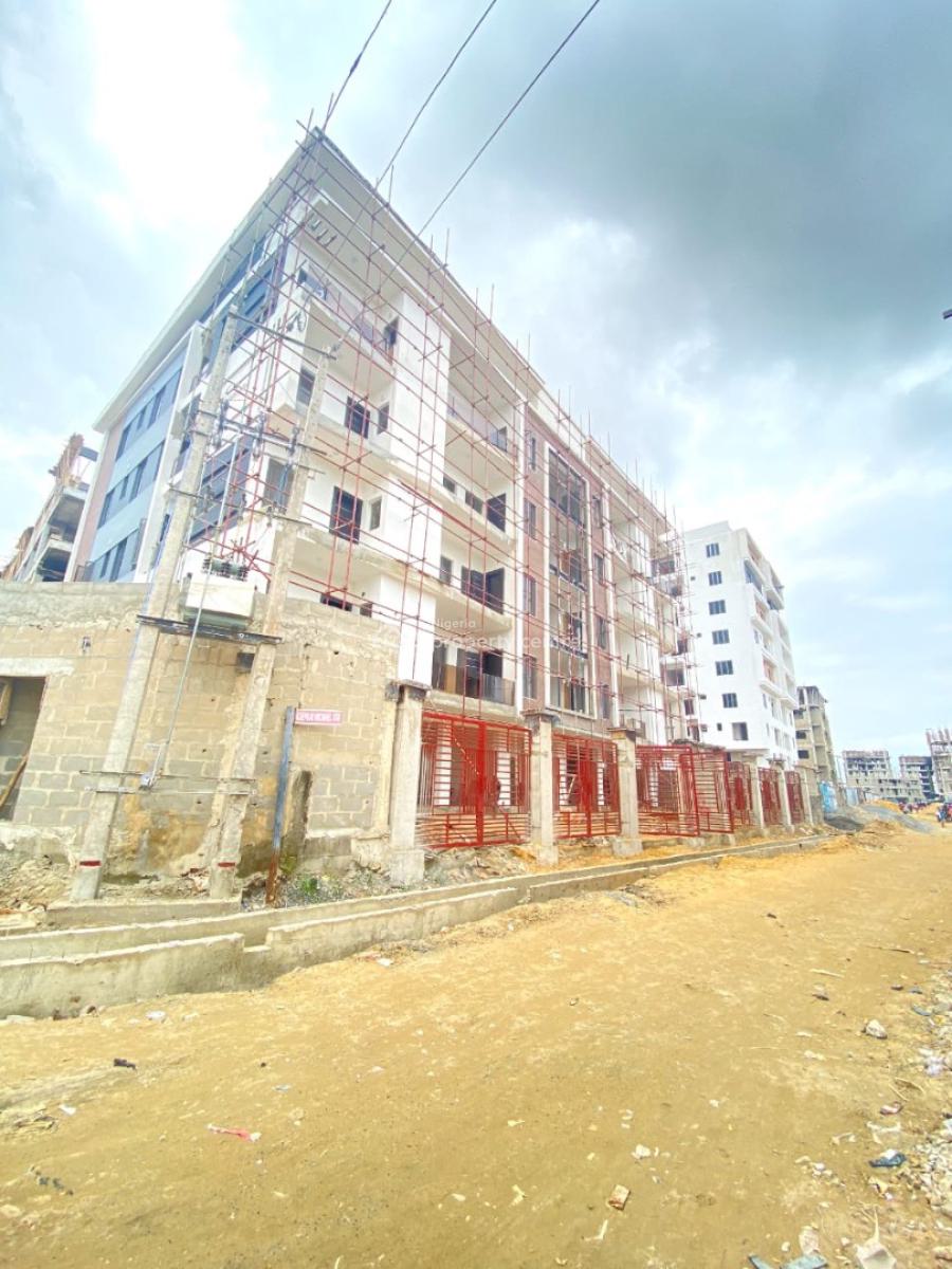 Four Bedroom Flat with Bq in a Secured Estate, Lekki Phase 1, Lekki, Lagos, Flat / Apartment for Sale