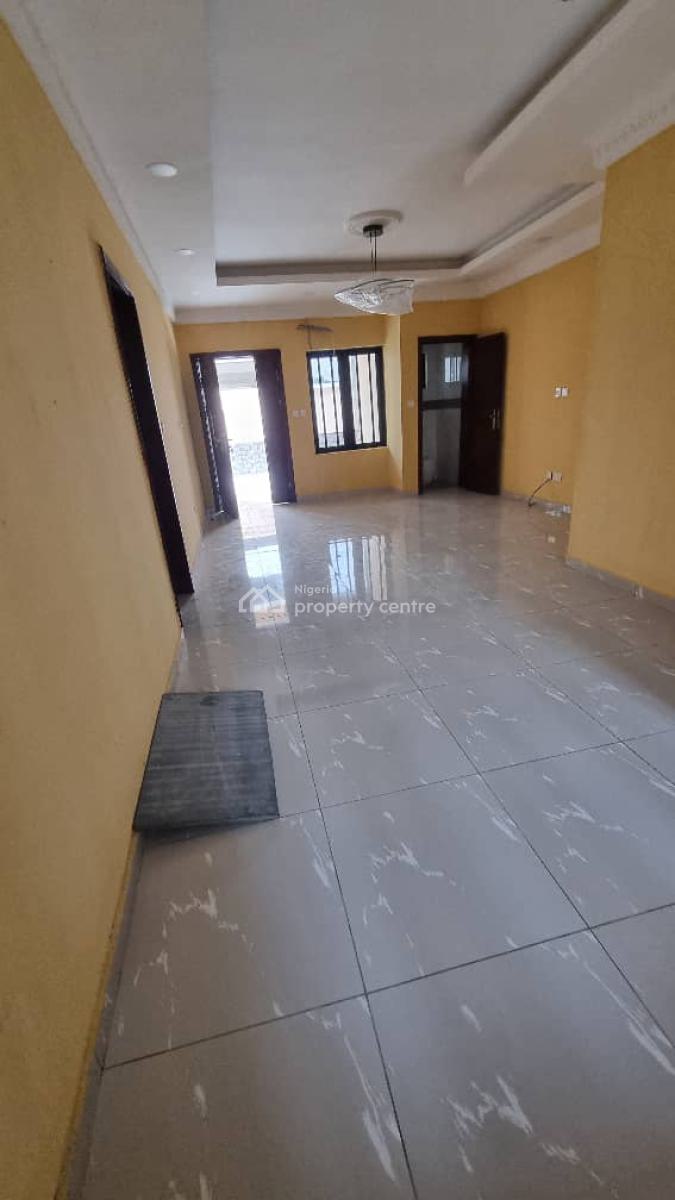 3 Bedroom Apartment in a Secured Estate, Lekki Phase 1, Lekki, Lagos, Flat / Apartment for Rent
