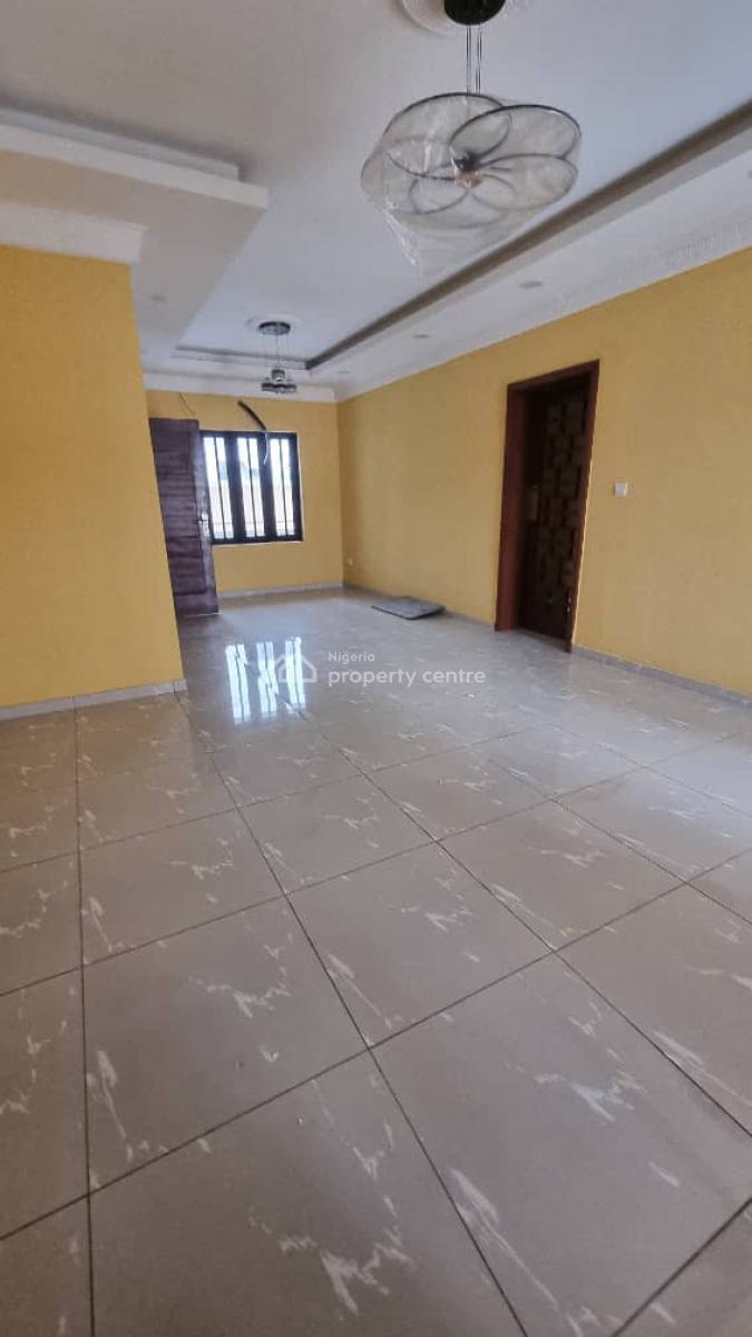 3 Bedroom Apartment in a Secured Estate, Lekki Phase 1, Lekki, Lagos, Flat / Apartment for Rent