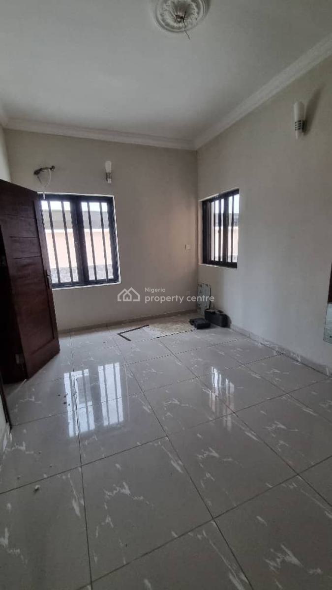 3 Bedroom Apartment in a Secured Estate, Lekki Phase 1, Lekki, Lagos, Flat / Apartment for Rent