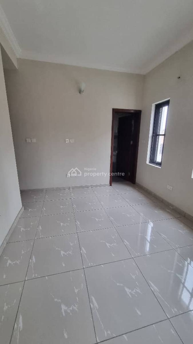3 Bedroom Apartment in a Secured Estate, Lekki Phase 1, Lekki, Lagos, Flat / Apartment for Rent