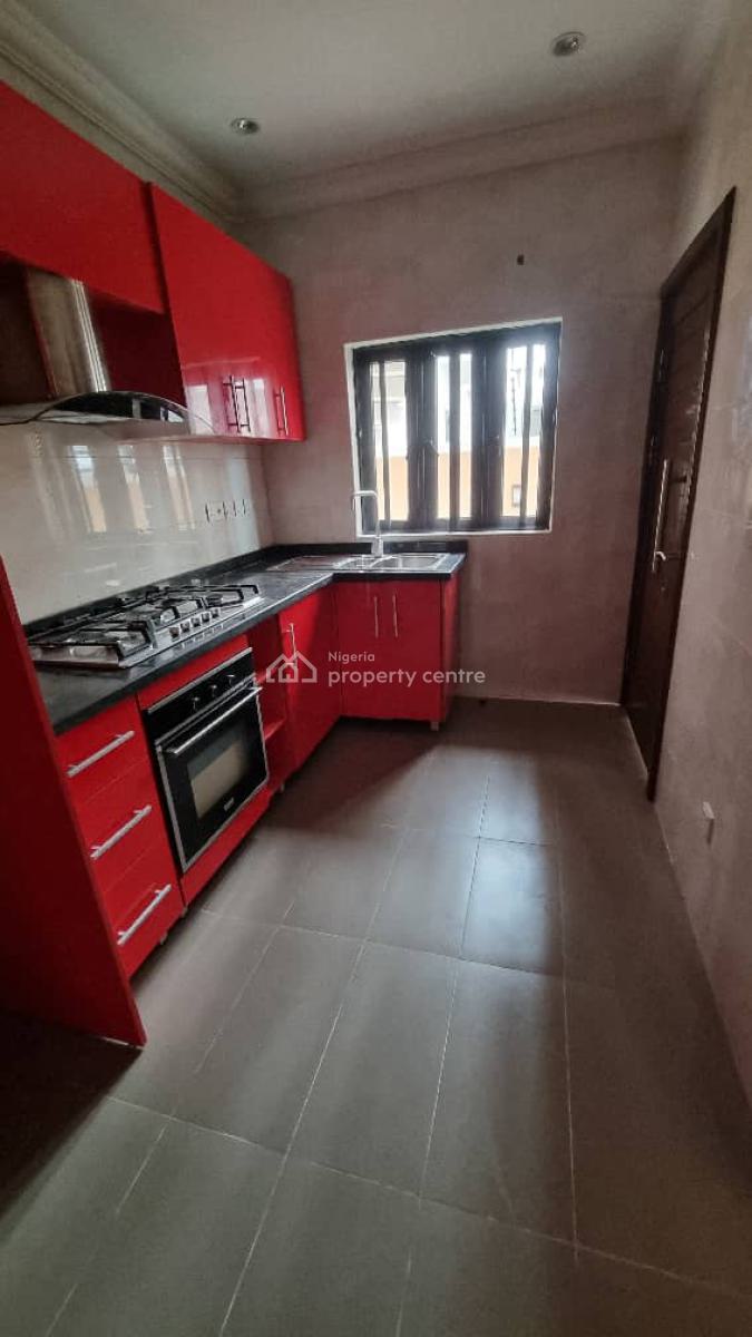 3 Bedroom Apartment in a Secured Estate, Lekki Phase 1, Lekki, Lagos, Flat / Apartment for Rent