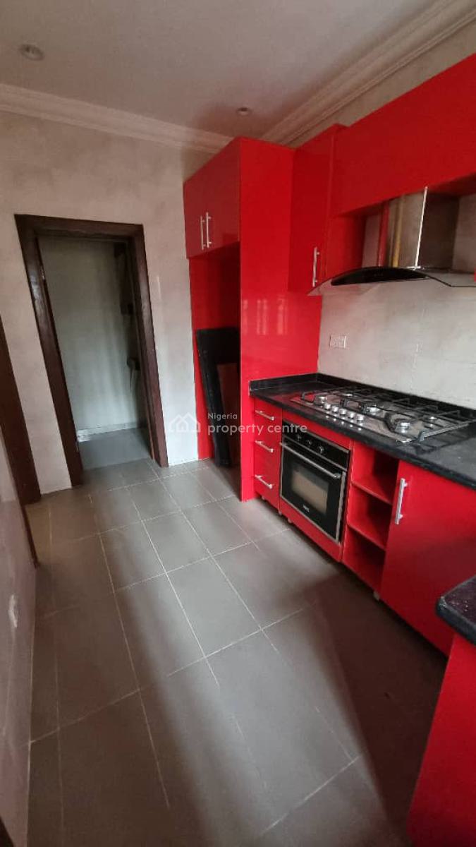 3 Bedroom Apartment in a Secured Estate, Lekki Phase 1, Lekki, Lagos, Flat / Apartment for Rent