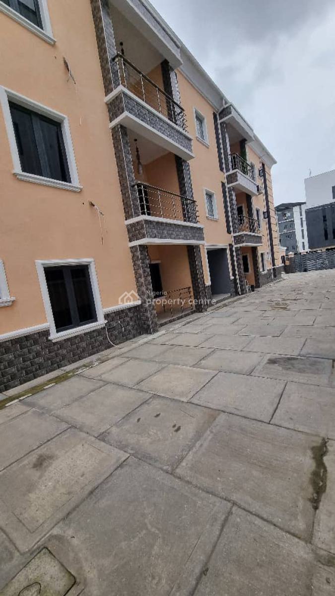 3 Bedroom Apartment in a Secured Estate, Lekki Phase 1, Lekki, Lagos, Flat / Apartment for Rent