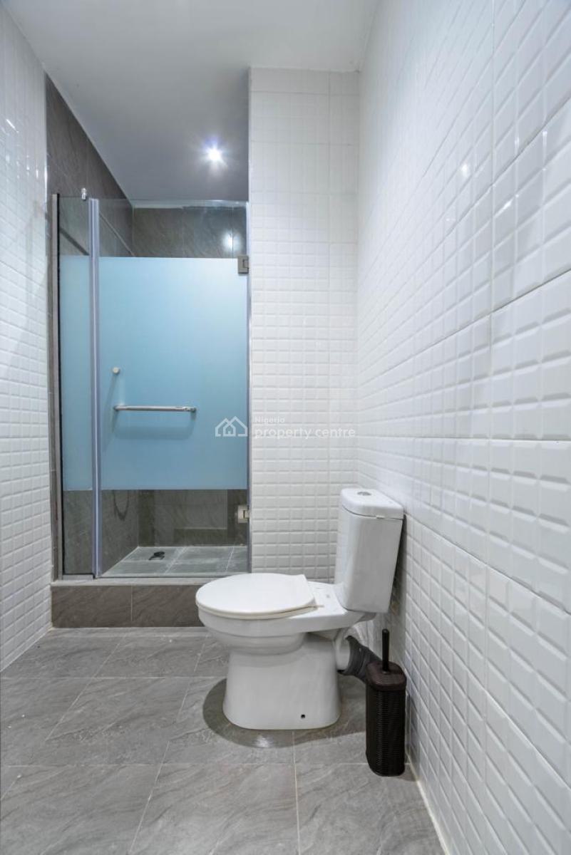 2 Bedrooms Apartments with Swimming Pool, Lekki Phase 1, Lekki, Lagos, Flat / Apartment for Rent