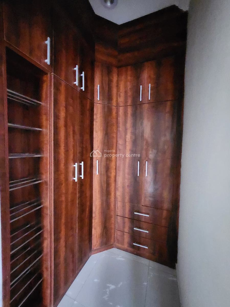 Self Service 3-bedroom + Bq, Lekki Phase 1, Lekki, Lagos, Flat / Apartment for Rent