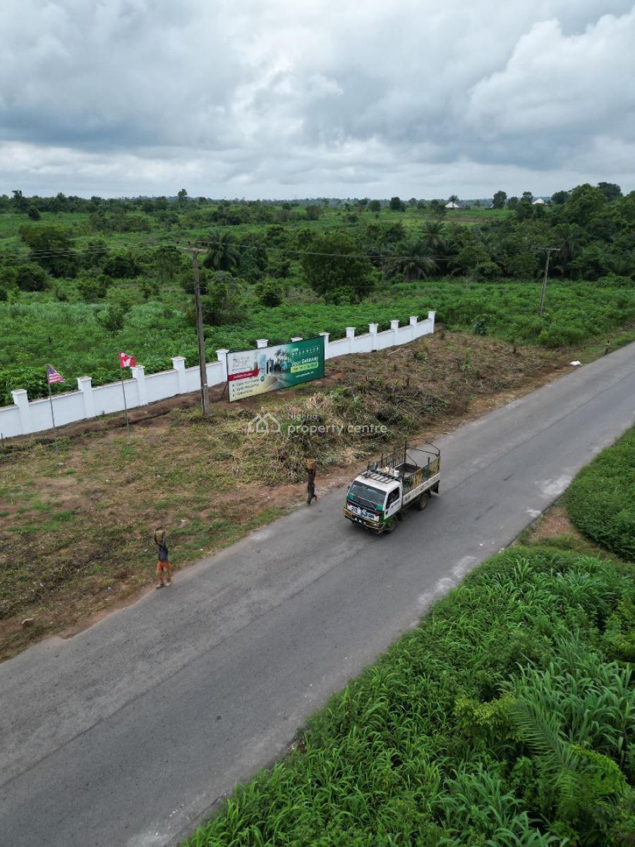 Farm Land, Along The Ido-eruwa Expressway, Ibadan, Oyo, Mixed-use Land for Sale