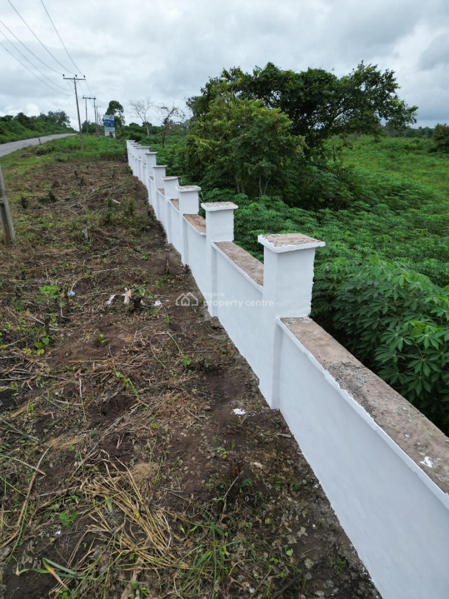 Farm Land, Along The Ido-eruwa Expressway, Ibadan, Oyo, Mixed-use Land for Sale