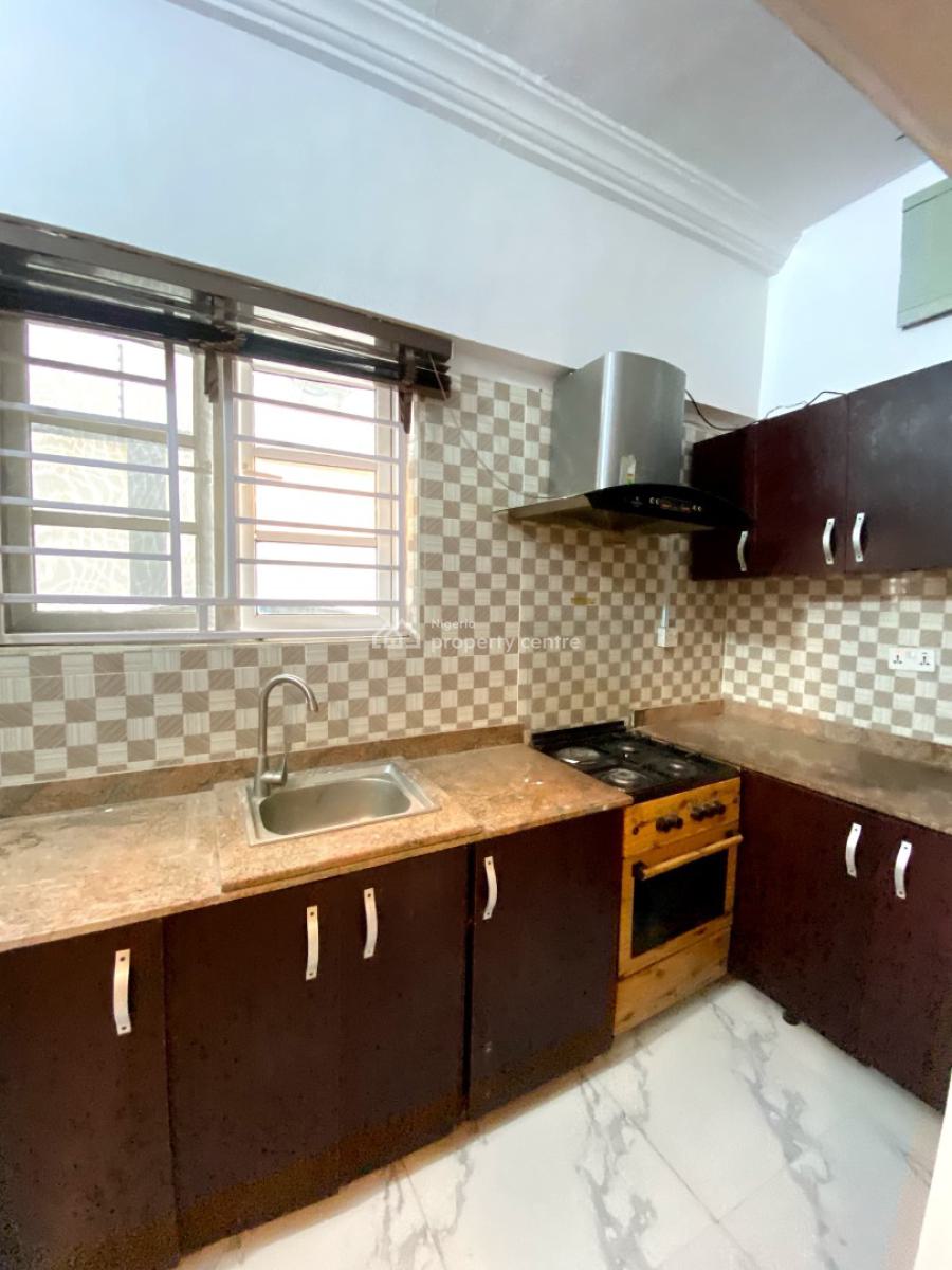 Two Bedroom Apartment in a Secured Estate, Lekki Phase 1, Lekki, Lagos, Flat / Apartment for Rent