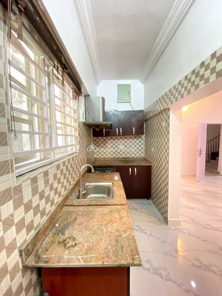 Two Bedroom Apartment in a Secured Estate, Lekki Phase 1, Lekki, Lagos, Flat / Apartment for Rent