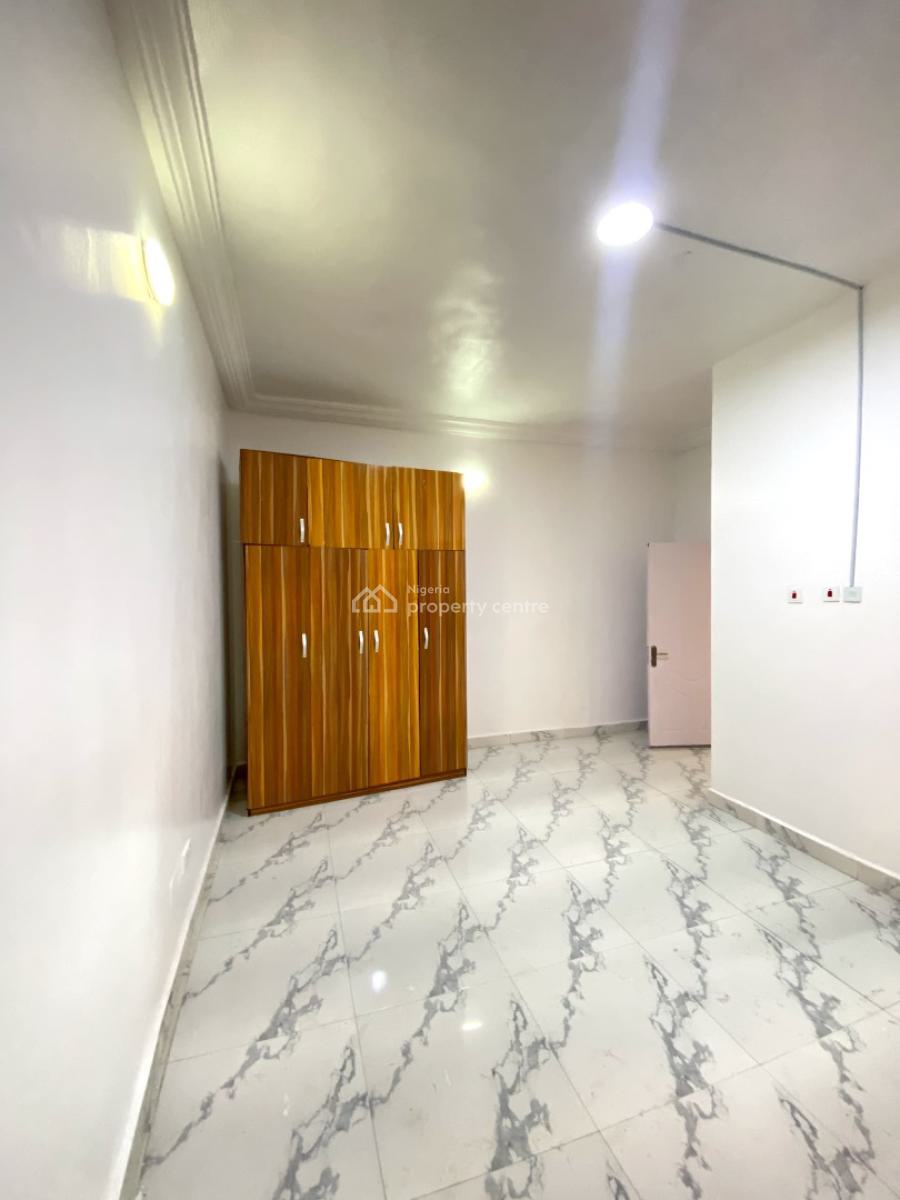 Two Bedroom Apartment in a Secured Estate, Lekki Phase 1, Lekki, Lagos, Flat / Apartment for Rent