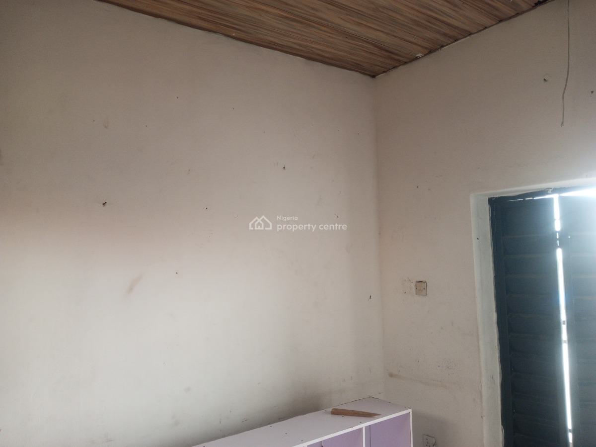 Nice Shop Upstairs Directly Facing The Road, Ado, Ajah, Lagos, Shop for Rent