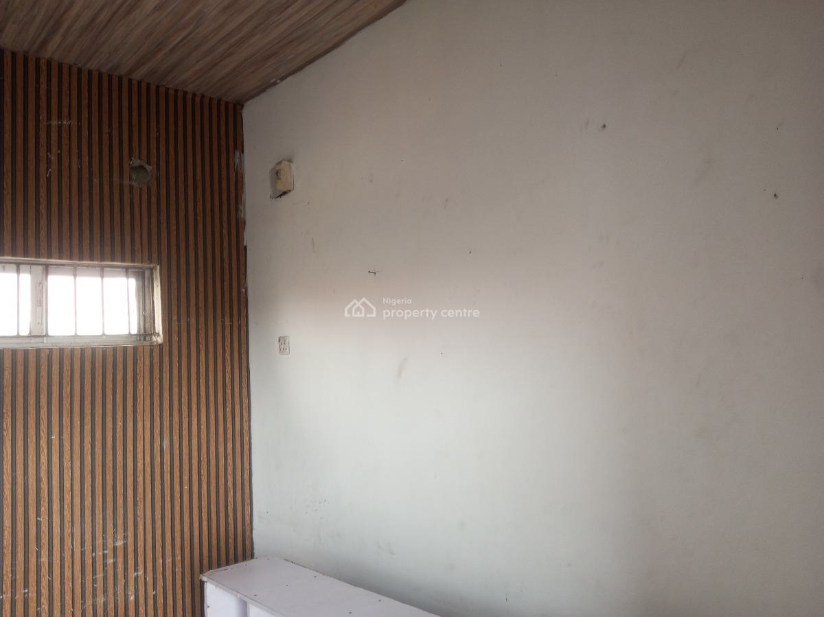 Nice Shop Upstairs Directly Facing The Road, Ado, Ajah, Lagos, Shop for Rent