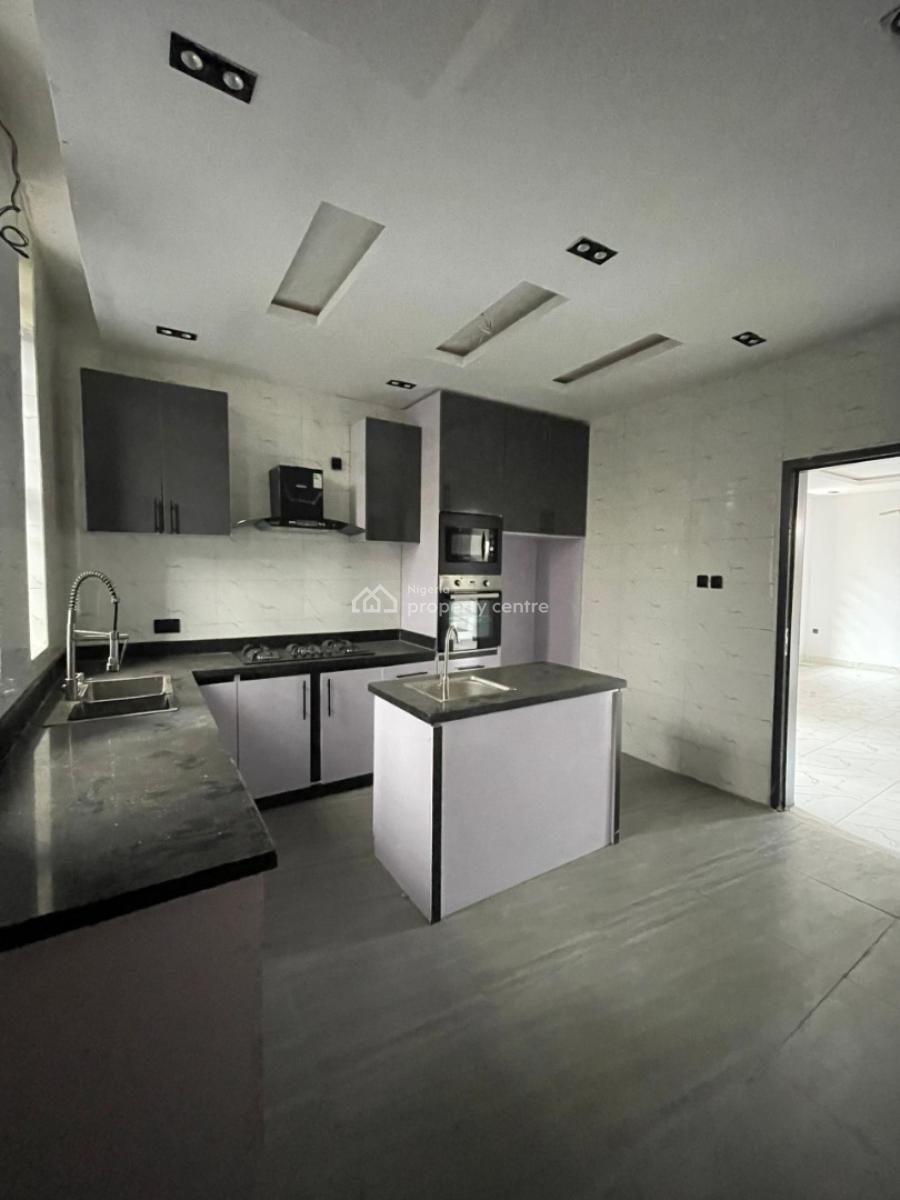 4-bedroom Semi-detached Duplex with Bq, Osapa, Lekki, Lagos, Terraced Duplex for Sale