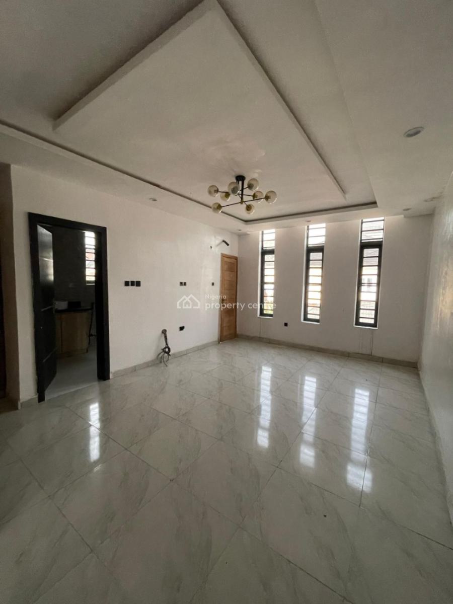 4-bedroom Semi-detached Duplex with Bq, Osapa, Lekki, Lagos, Terraced Duplex for Sale