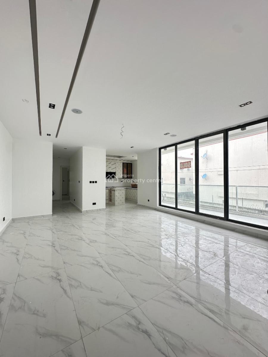 Spacious 2 Bedrooms Apartment with Gym, Elevator and Swimming Pool, Lekki Phase 1, Lekki, Lagos, Flat / Apartment for Sale