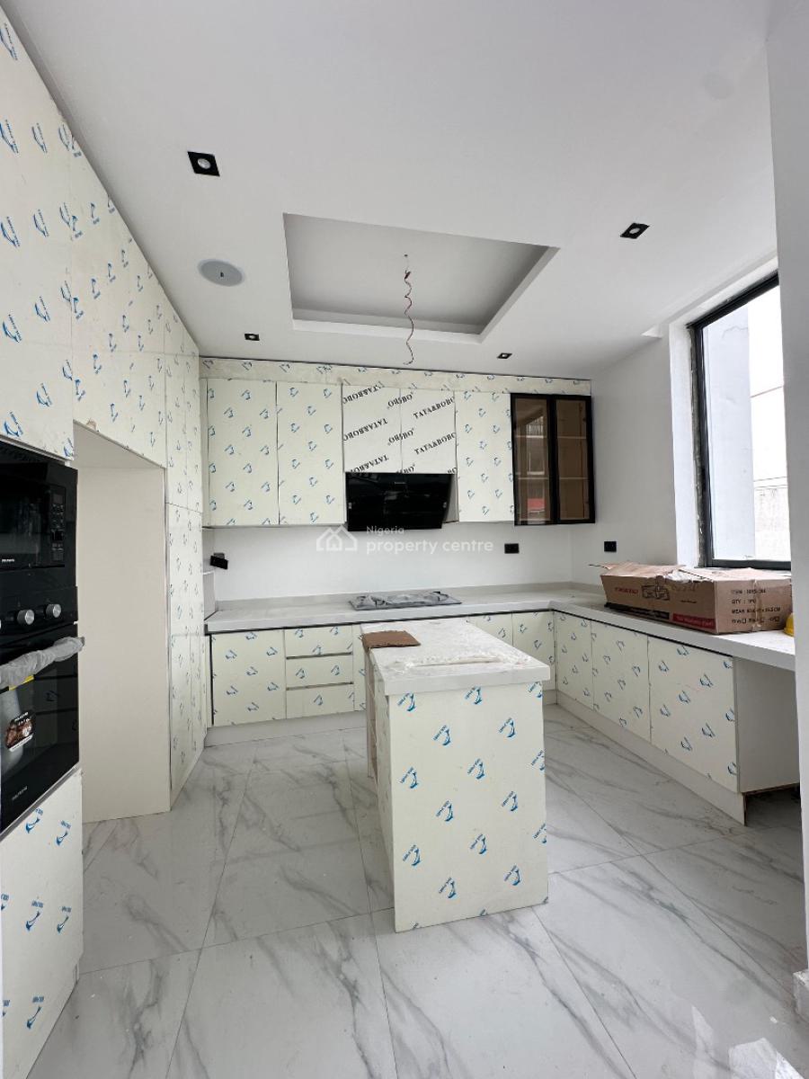 Spacious 2 Bedrooms Apartment with Gym, Elevator and Swimming Pool, Lekki Phase 1, Lekki, Lagos, Flat / Apartment for Sale