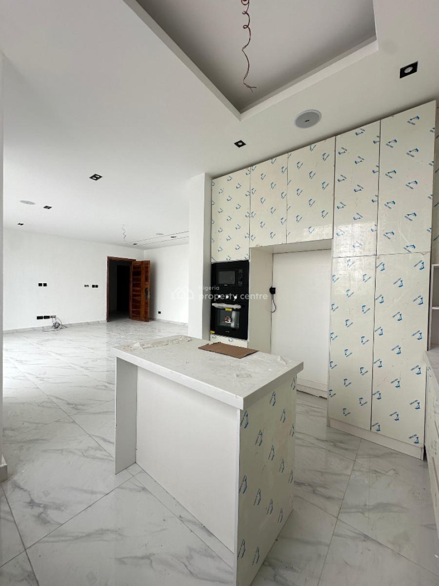 Spacious 2 Bedrooms Apartment with Gym, Elevator and Swimming Pool, Lekki Phase 1, Lekki, Lagos, Flat / Apartment for Sale