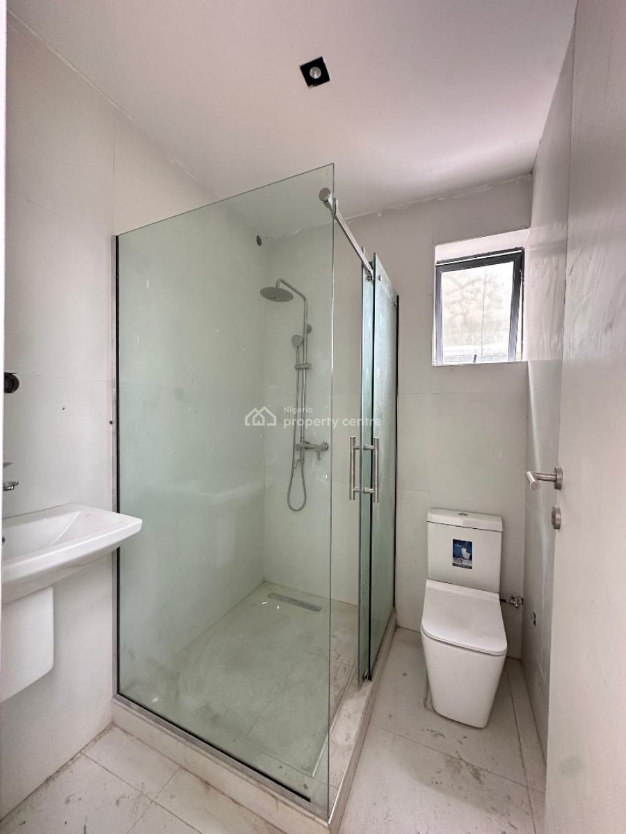 Spacious 2 Bedrooms Apartment with Gym, Elevator and Swimming Pool, Lekki Phase 1, Lekki, Lagos, Flat / Apartment for Sale