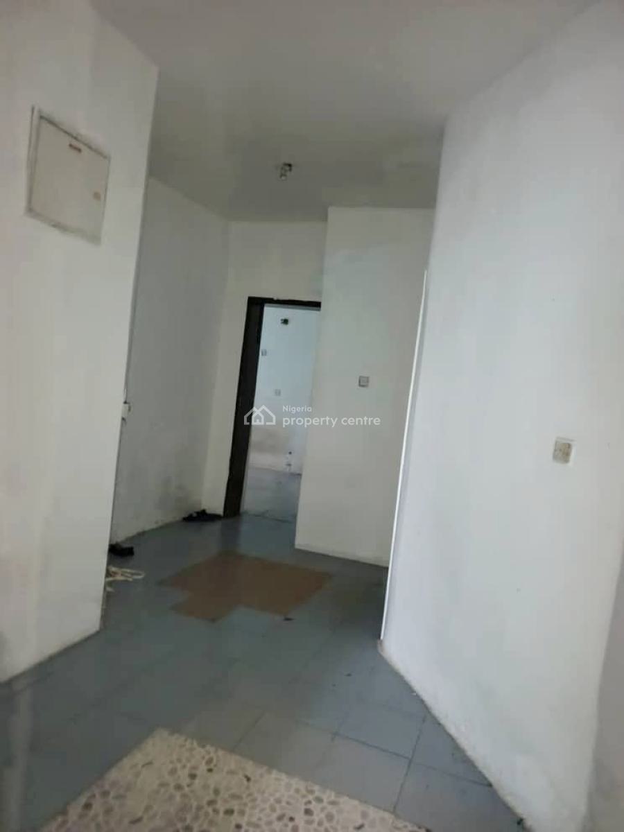 Well Renovated Standard 3 Bedroom Apartment, Off Grammar School Opposite, Ojodu Berger, Ojodu, Lagos, Flat / Apartment for Rent