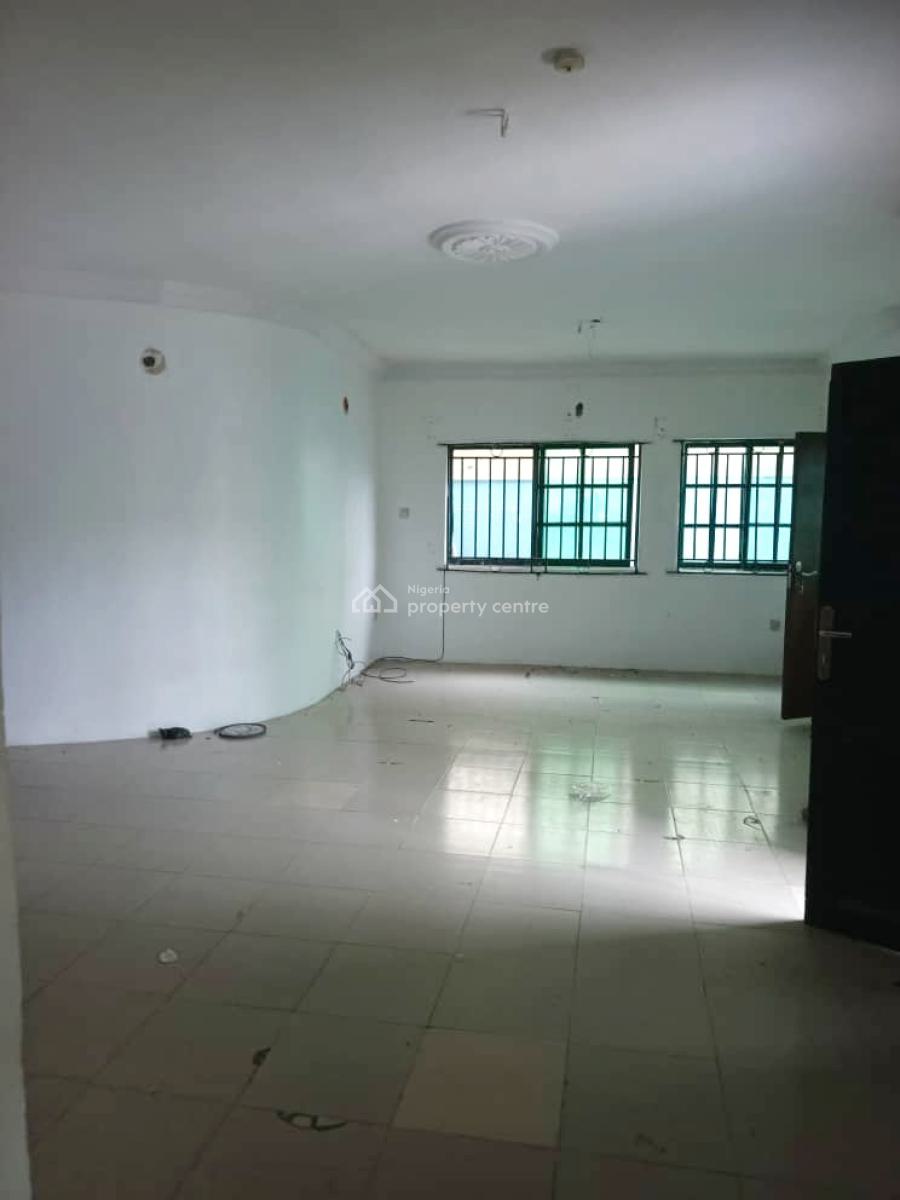 Well Renovated Standard 3 Bedroom Apartment, Off Grammar School Opposite, Ojodu Berger, Ojodu, Lagos, Flat / Apartment for Rent