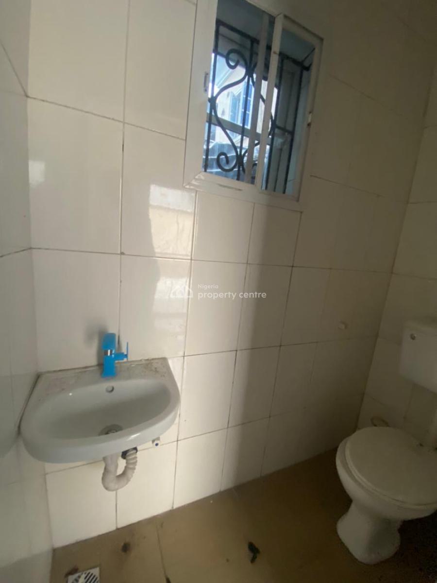 2 Bedrooms and Parlour, Peace Land Estate, Ogombo, Ajah, Lagos, Flat / Apartment for Rent