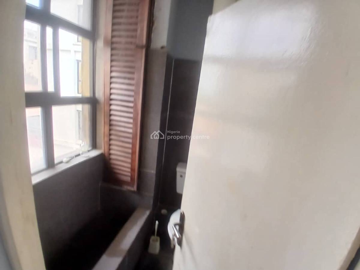 3 Bedroom Flat (mixed Use) with Swimming Pool Is Available, Victoria Island (vi), Lagos, Flat / Apartment for Rent