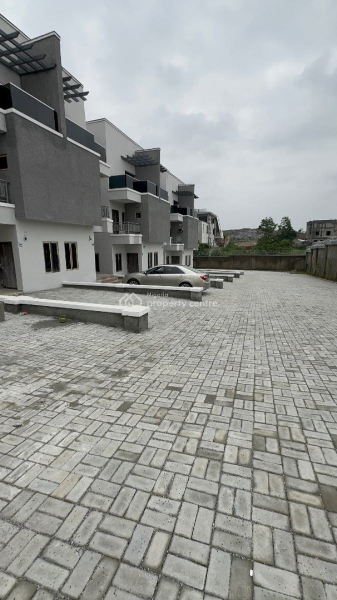Newly Finished  Serviced Brand-new Luxury 4bedroom Duplex with Bq, Guzape, Guzape District, Abuja, Semi-detached Duplex for Rent