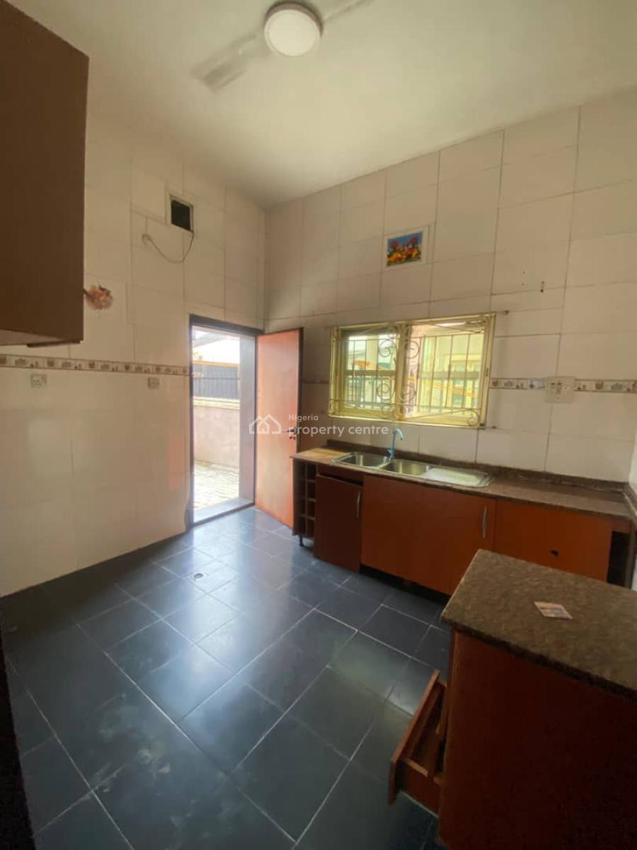 4 Bedrooms Semi-detached Duplex, Off Adelabu, Surulere, Lagos, Semi-detached Duplex for Rent