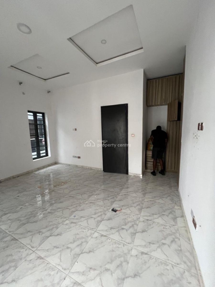 Standard and Massive Master Bedroom, Shared Apartment, Orchid Road ,royal Pine Estate, Lekki, Lagos, Self Contain (single Rooms) for Rent
