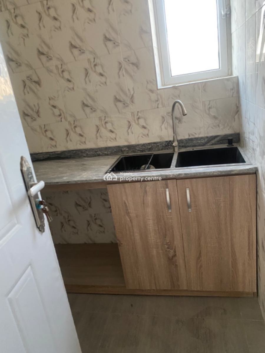 Executive Roomself Contain, Central Surulere, Surulere, Lagos, Self Contain (single Rooms) for Rent