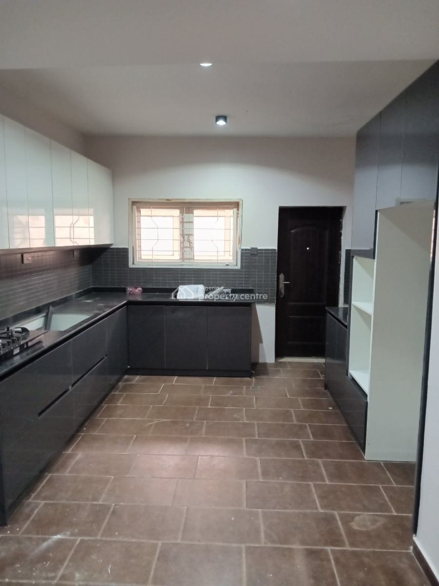 a Well-built Serviced 4 Bedrooms Terraced Duplex + 1 Bq, Guzape District, Abuja, Terraced Duplex for Rent