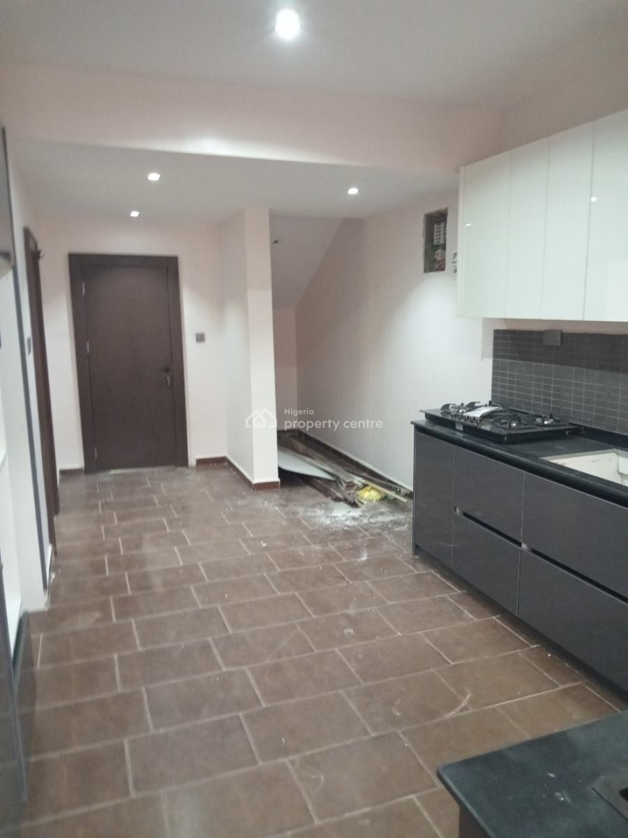 a Well-built Serviced 4 Bedrooms Terraced Duplex + 1 Bq, Guzape District, Abuja, Terraced Duplex for Rent