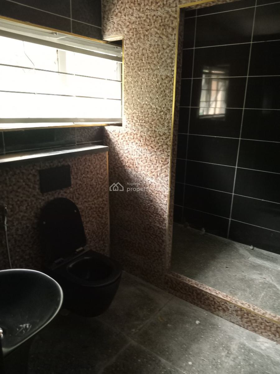 a Well-built Serviced 4 Bedrooms Terraced Duplex + 1 Bq, Guzape District, Abuja, Terraced Duplex for Rent