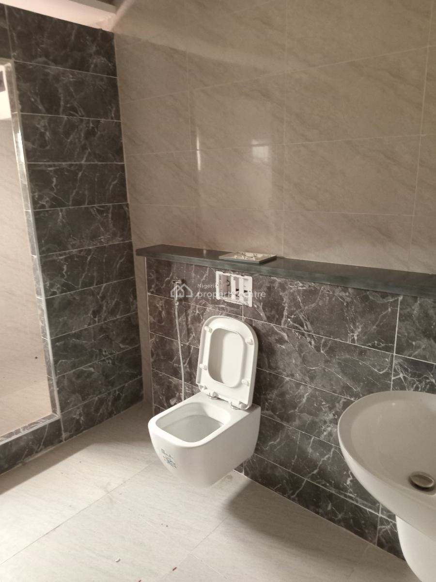 a Well-built Serviced 4 Bedrooms Terraced Duplex + 1 Bq, Guzape District, Abuja, Terraced Duplex for Rent