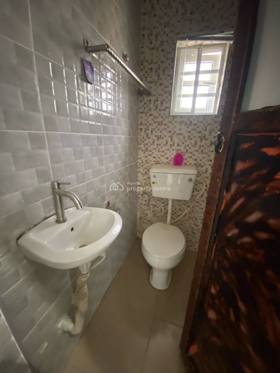 Lovely 2 Bedroom Apartment, New Road., Lekki, Lagos, Flat / Apartment for Rent