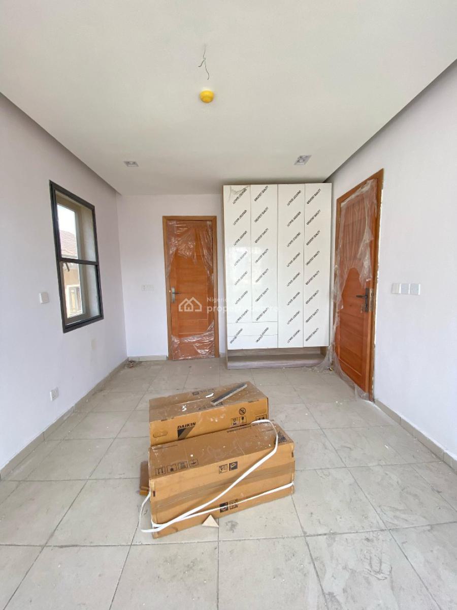 2 Bedroom Flat Apartment with Swimming Pool & Gym, Ologolo, Lekki, Lagos, Flat / Apartment for Sale