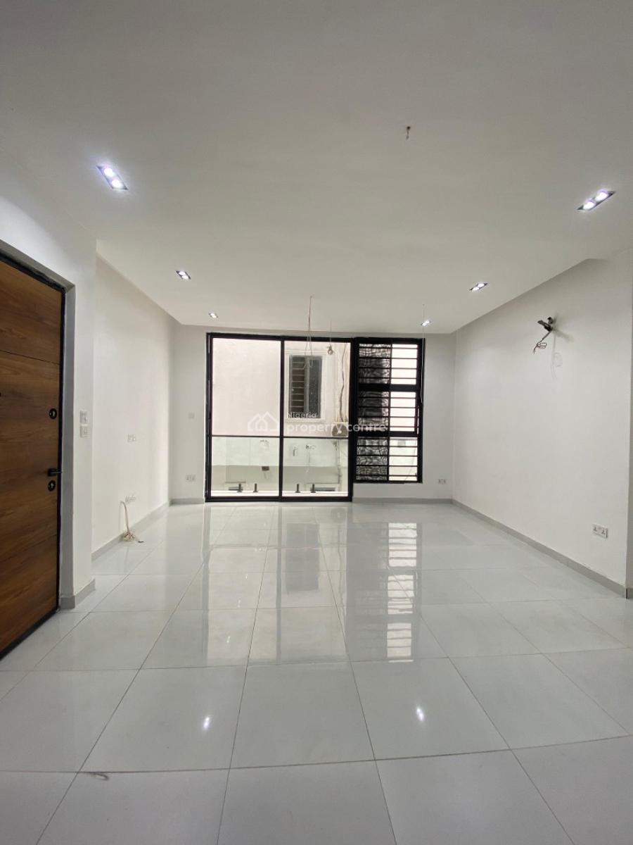 2 Bedroom Flat Apartment with Swimming Pool and Gym, Ologolo, Lekki, Lagos, Flat / Apartment for Sale