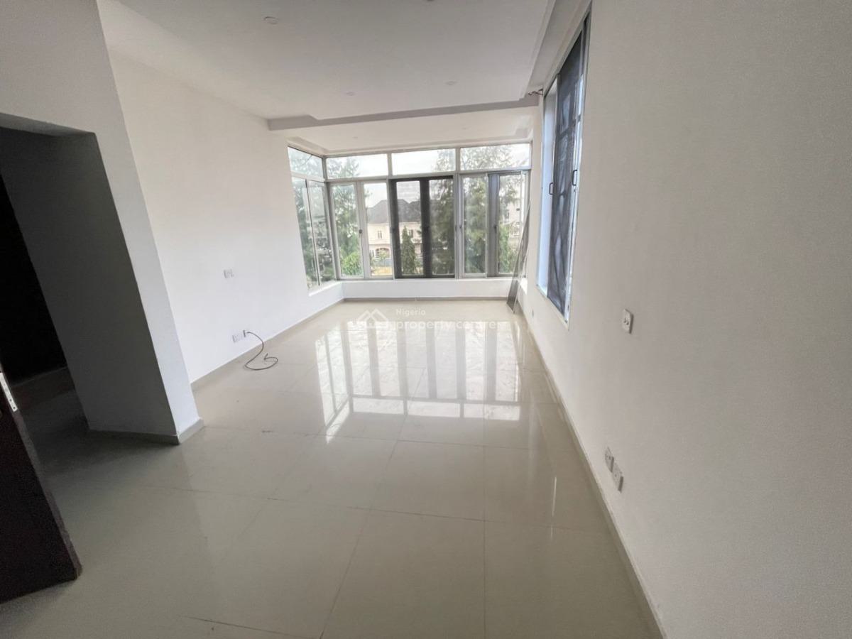 Spacious 3 Bedroom Apartment with Bq, Lekki Phase 1, Lekki, Lagos, Flat / Apartment for Rent