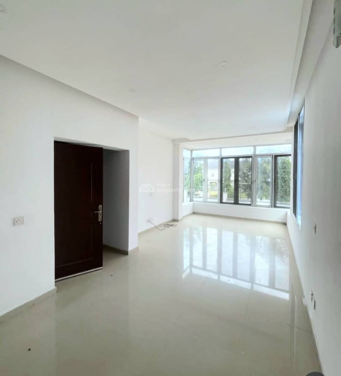 Spacious 3 Bedroom Apartment with Bq, Lekki Phase 1, Lekki, Lagos, Flat / Apartment for Rent