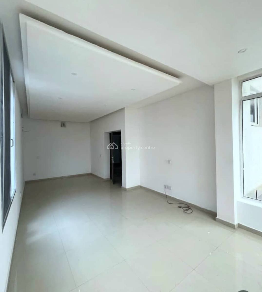 Spacious 3 Bedroom Apartment with Bq, Lekki Phase 1, Lekki, Lagos, Flat / Apartment for Rent