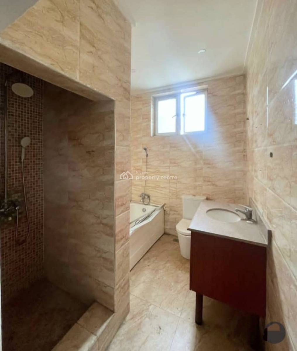Spacious 3 Bedroom Apartment with Bq, Lekki Phase 1, Lekki, Lagos, Flat / Apartment for Rent