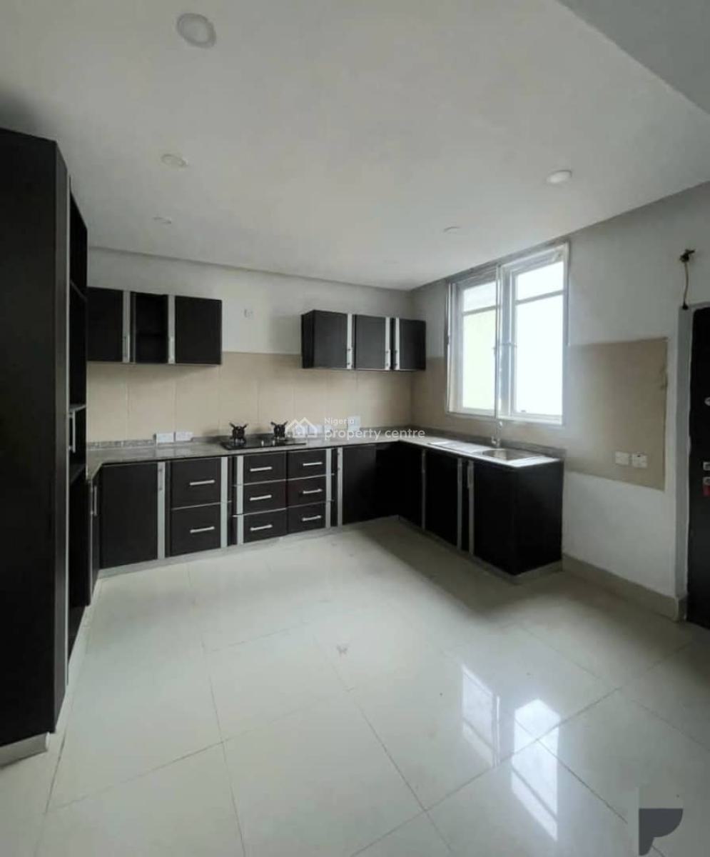 Spacious 3 Bedroom Apartment with Bq, Lekki Phase 1, Lekki, Lagos, Flat / Apartment for Rent