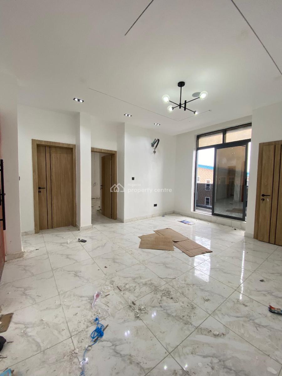 2 Bedroom Flat Apartment with Swimming Pool & Gym, Ologolo, Lekki, Lagos, Flat / Apartment for Sale