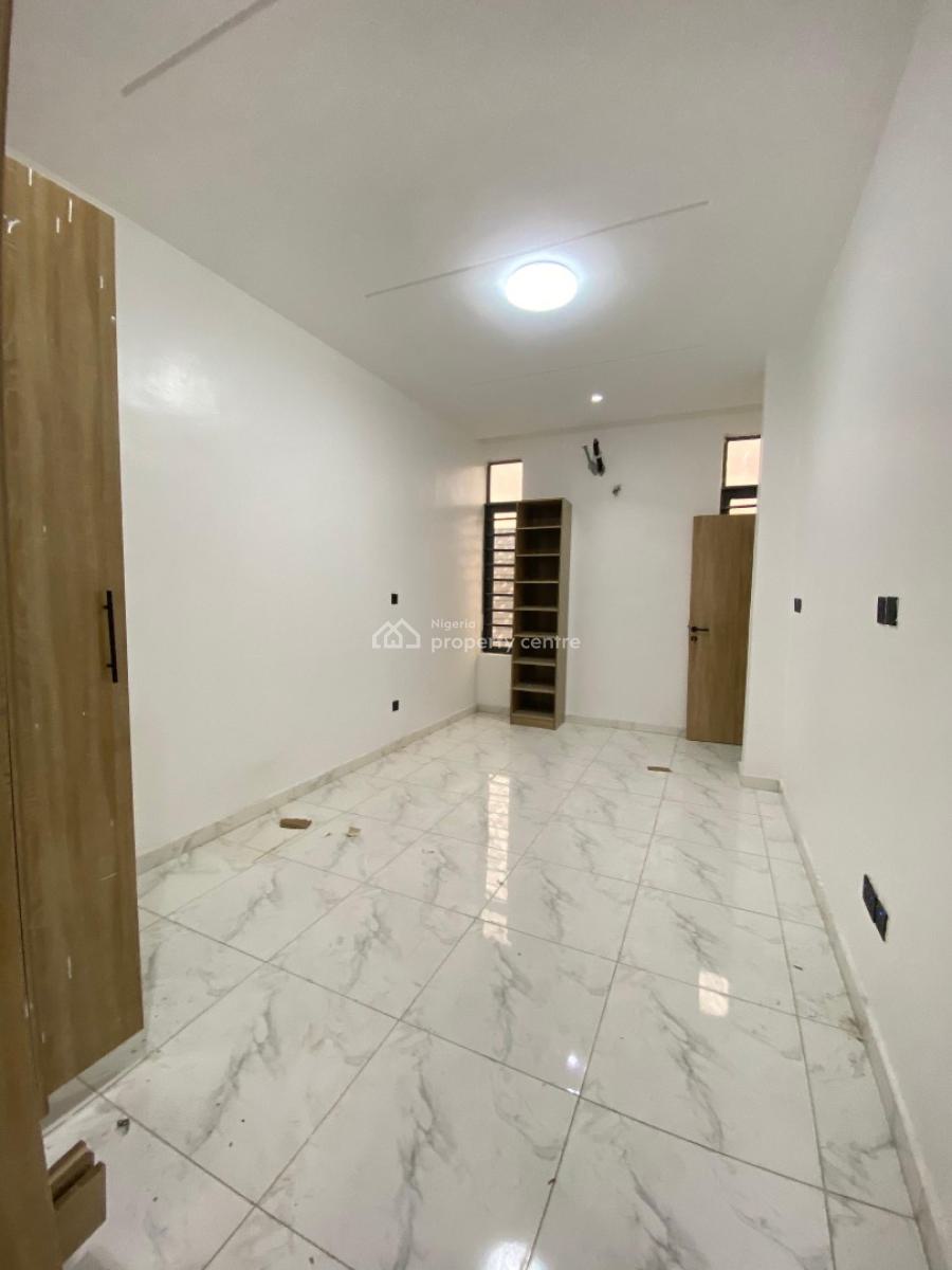 2 Bedroom Flat Apartment with Swimming Pool & Gym, Ologolo, Lekki, Lagos, Flat / Apartment for Sale