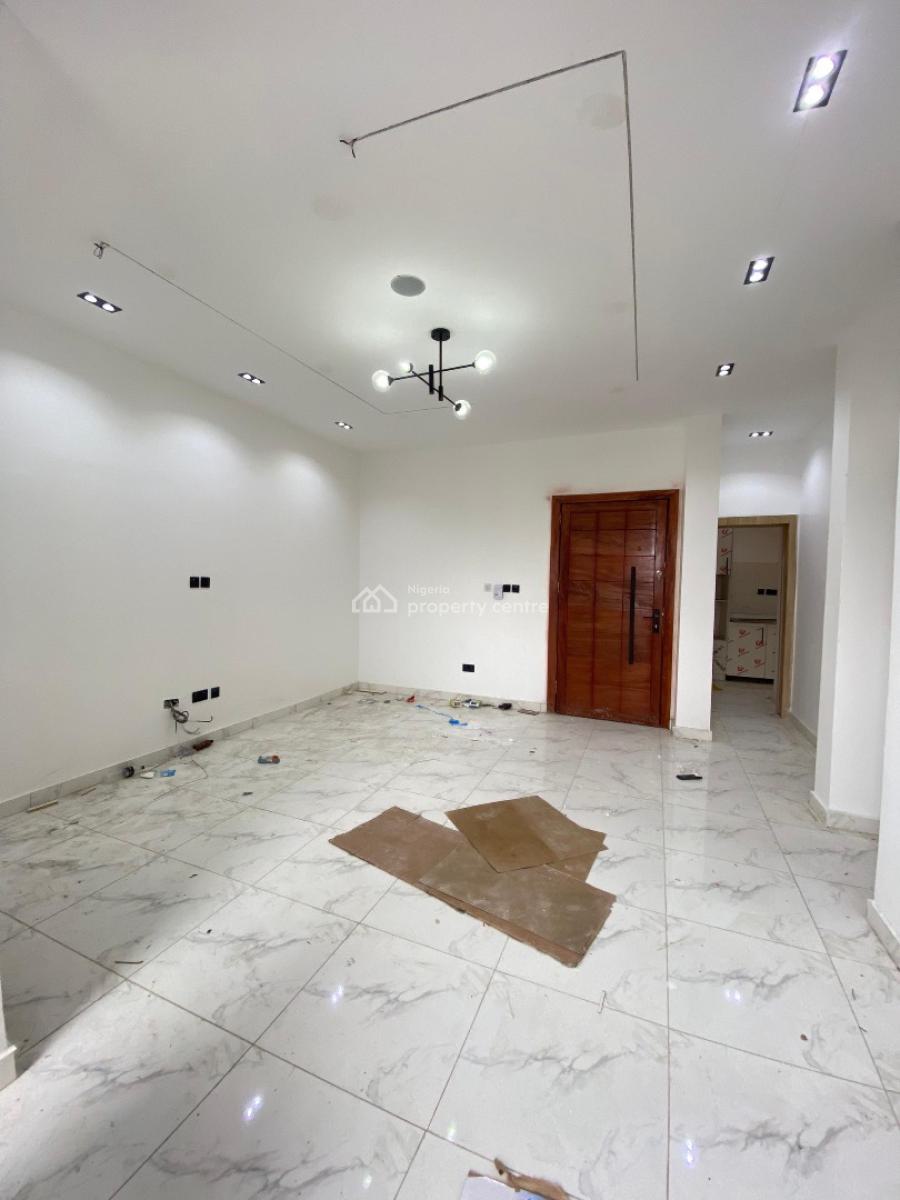2 Bedroom Flat Apartment with Swimming Pool & Gym, Ologolo, Lekki, Lagos, Flat / Apartment for Sale