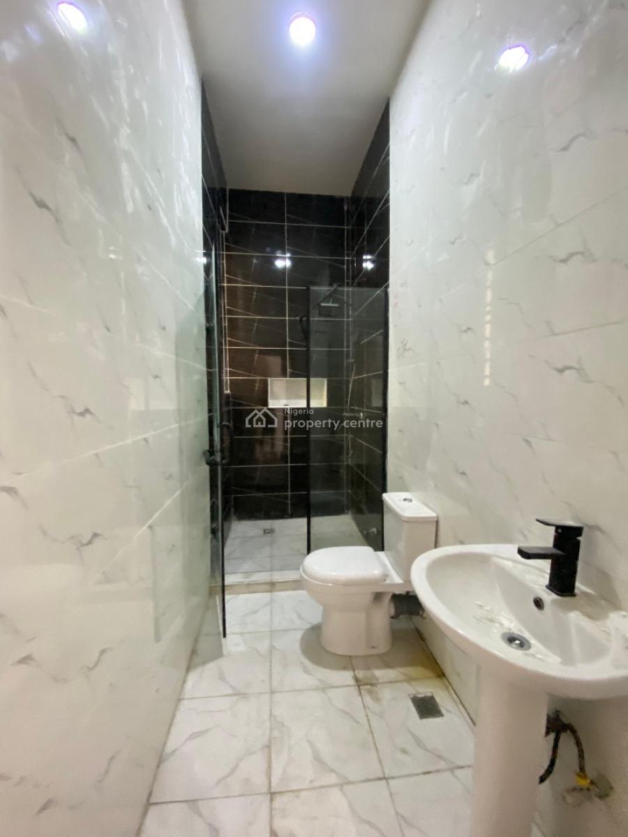 2 Bedroom Flat Apartment with Swimming Pool & Gym, Ologolo, Lekki, Lagos, Flat / Apartment for Sale